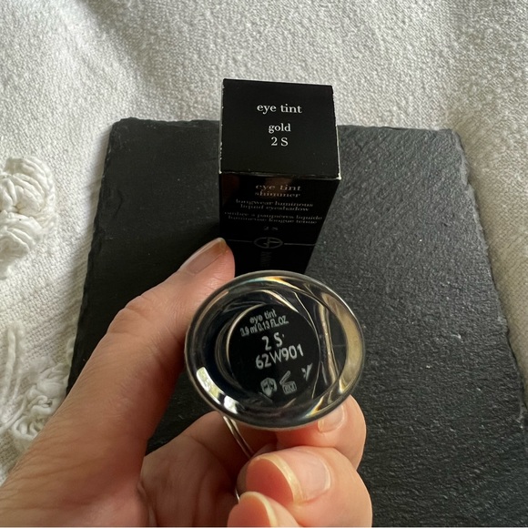 Gold liquid eyeshadow - Armani Beauty - Picture 4 of 4